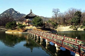 Kyongbok Palace Seoul Korea Selatan (www.britannica.com)